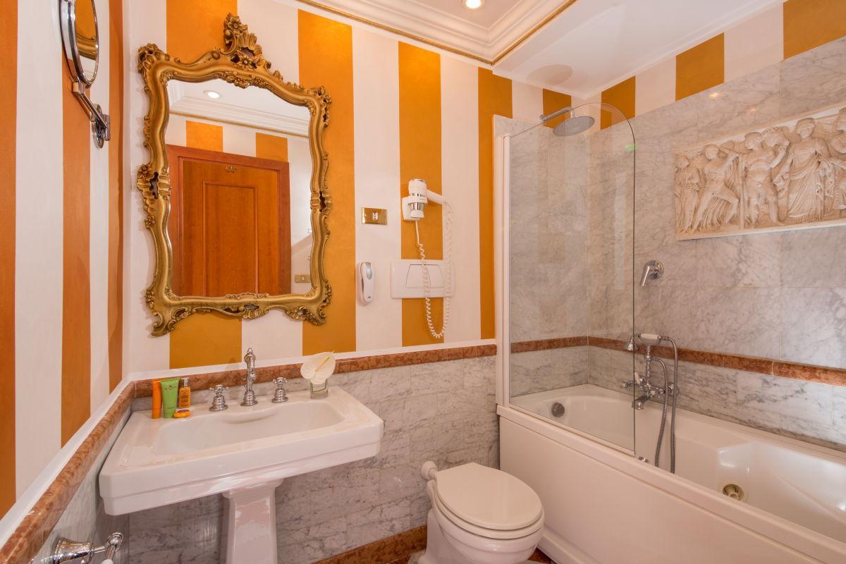 7 Spanish Steps Gasthof 4*
